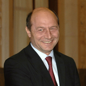 Băsescu, favorit pentru preşedinţie