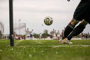 Meciurile turneului european de fotbal vor fi difuzate în Piaţa George Enescu din Bucureşti