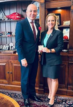 Andrei Muraru, ambasadorul României în SUA şi Leslie Rutledge, viceguvernatorul statului Arkansas