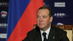 Dmitri Medvedev afirmă că Moscova ar trebui să acţioneze pentru ''dispariţia'' Ucrainei şi a NATO