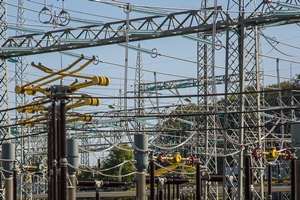 Ucraina continuă să importe electricitate pentru a acoperi deficitul determinat de atacurile ruse asupra infrastructurii sale