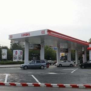 MTI: Ungaria şi Slovacia cer Comisiei Europene să le medieze diferendul cu Ucraina în privinţa sistării livrărilor Lukoil