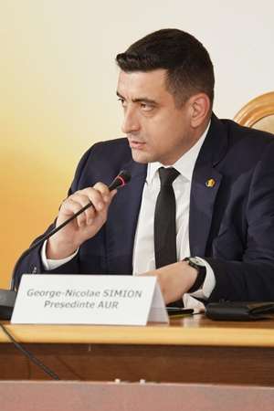 Simion: "PSD este cauza principală pentru care românii şi-au părăsit ţara în ultimii 35 de ani"