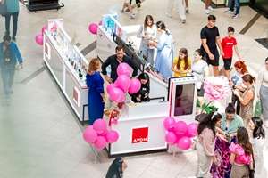 Avon deschide primul magazin de brand, în sistem de franciză