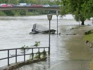 schimbarile-climatice-cresc-riscul-de-inundatii-devastatoare-67765353