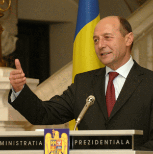 Băsescu: Nu există predicţii de depreciere a monedei naţionale