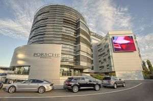 Reuters: Porsche recheamă peste 27.000 de vehicule electrice în SUA, din cauza riscului de scurtcircuit al bateriei