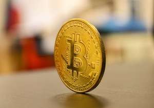 Bitcoin atinge un maxim istoric de 75.000 USD