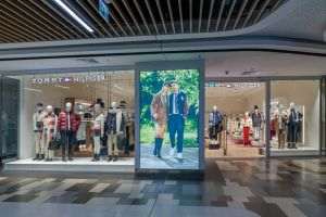 Tommy Hilfiger redeschide magazinul din Bucuresti Mall Vitan