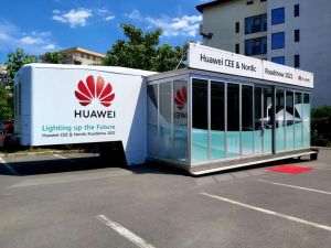 CNBC: Huawei lansează primele telefoane capabile să ruleze noul său sistem de operare