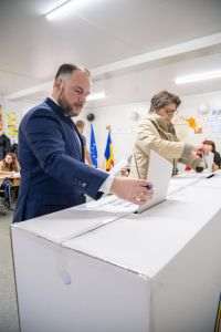 Rareş Hopincă: Am votat cu gândul la o României democratică şi prosperă