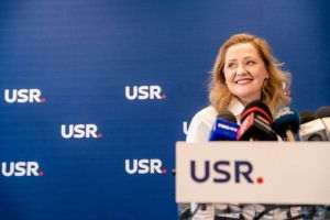 Elena Lasconi: E cel mai greu moment de după 1989, pentru că ţara noastră parcă s-ar pregăti cumva cu toţi boţii şi cu toată manipularea rusească să fie pusă pe tava Rusiei