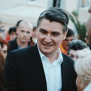 Fără surprize, preşedintele Zoran Milanovic din Croaţia este pe cale să câştige scrutinul prezidenţial cu un scor zdrobitor - exit-poll