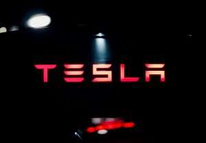 Tesla a raportat rezultate trimestriale sub previziunile analiştilor