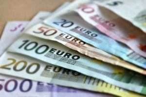 Strategia firmelor americane: obligaţiuni în euro pentru a reduce costurile