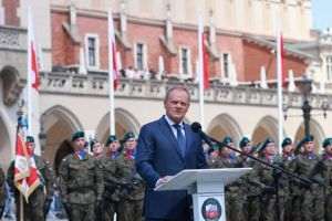 Nu putem fi de acord cu capitularea Ucrainei, spune premierul polonez