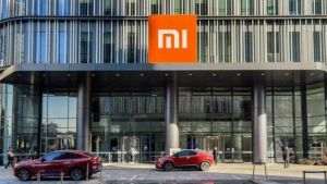 Xiaomi a lansat un telefon flagship de 1.600 de dolari pentru a rivaliza cu Samsung