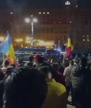 Acuzaţii de conspiraţie internaţională şi mesaje dure din partea manifestanţilor