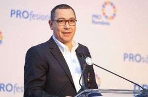 Victor Ponta îşi depune candidatura pentru prezidenţiale: "Vreau să văd astăzi dacă voi fi lăsat să candidez"