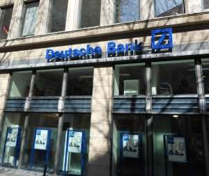 Deutsche Bank avertizează asupra riscurilor din sectorul auto