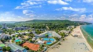 Iri Travel: Albena rămâne staţiunea preferată de familiile cu copii, cu o creştere a cererii de 25% pentru sezonul 2025