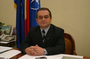 Boc: În 2009, pentru lucrările din infrastructura României nu e vacanţă