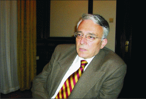 Mugur Isărescu