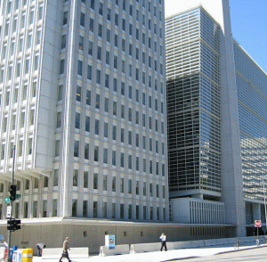 Upon agreeing to the financing arrangement, the World Bank asked the Romanian Government to reform the public administration, the financial sector and social protection.