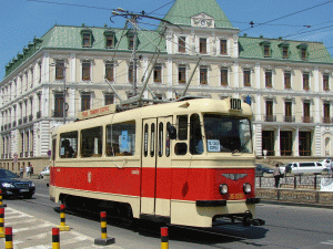 Eliberarea ultimei tranşe a împrumutului, în valoare de 5 milioane de euro, stă sub semnul întrebării, deoarece RATP Iaşi nu a fost transformată în societate comercială.