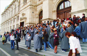 Judecătorii îşi restrâng activitatea pentru perioadă nedeterminată.