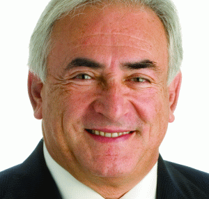 "Economia mondială pare să fie pe cale de a-şi reveni în sfârşit din cea mai gravă recesiune pe care am cunoscut-o", a spus Strauss-Kahn.