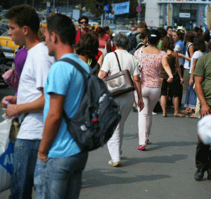 În 2008, România a atras 27,4% din totalul proiectelor greenfield lansate în noile state membre ale UE, ocupând locul al doilea în zona Europei Centrale şi de Est, respectiv locul al şaselea în UE.