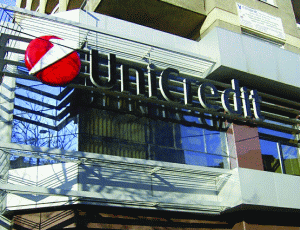 "UniCredit" vinde active imobiliare