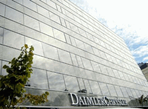 Vânzările "Daimler" au fost de 19,3 miliarde de euro în trimestrul al treilea din 2009, cu 18% mai mici decât în intervalul similar din 2008, când însumau 23,7 miliarde de euro