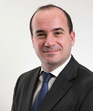 Răzvan Gheorghe, Partener Cushman & Wakefield România: "Nu cred că solicitarea retailerilor de a schimba chiria fixă pe una variabilă este benefică pentru dezvoltarea comerţului modern în ţara noastră, în condiţiile de faţă".