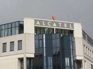 "Alcatel-Lucent" a avut un profit net de 46 milioane de euro (63,4 milioane de dolari) în ultimul trimestru din 2009, faţă de o pierdere de 3,9 miliarde de euro în intervalul similar din 2008.