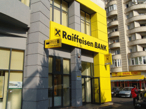 "Raiffeisen Bank" a redus dobânzile la credite şi depozite