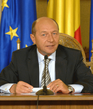 Băsescu cere Parlamentului să adopte Legile siguranţei naţionale