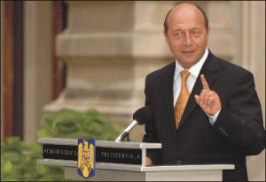 Traian Băsescu a cerut rezolvarea crizei politice până la sărbătorile de Paşte