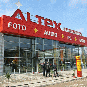 "Altex" se află pe lista restanţierilor la bugetul de stat, figurând, la 31 decembrie 2009, cu o datorie de peste 1,7 milioane lei, împotriva companiei fiind iniţiată procedura de executare silită.