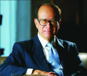 Li Ka-shing, în vârstă de 82 de ani, este cel mai bogat om din Hong Kong, averea sa fiind estimată de revista Forbes, în martie 2009, la 16,2 miliarde dolari. 