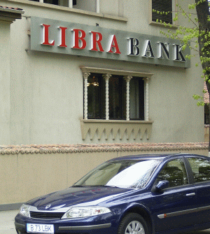 "Libra Bank" acordă co-finanţare medicilor care vor fonduri europene