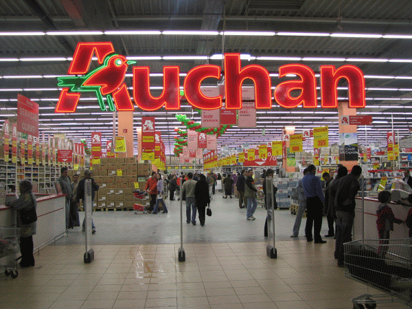 Acordul pentru preluarea magazinelor Real de către Auchan urmează să fie anunţat