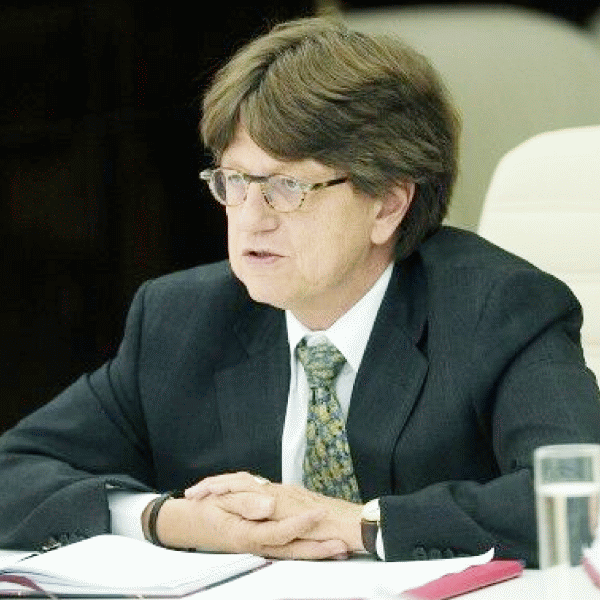 Erik de Vrijer said that Romania will not be able to conclude an agreement with the IMF without an agreement with the European Commission as well.