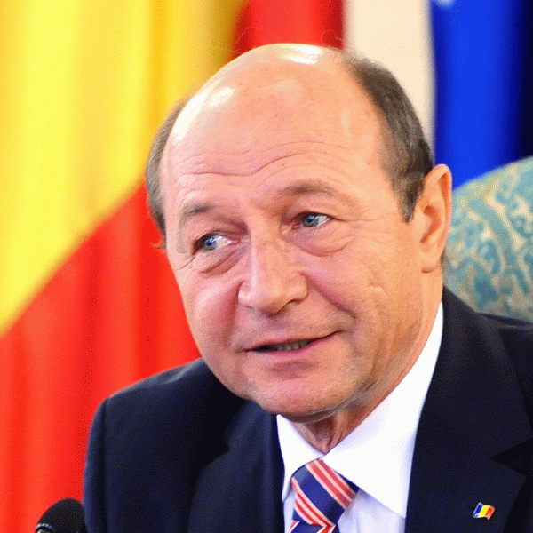 Traian Băsescu vrea zece ani de experienţă pentru şefii ASF