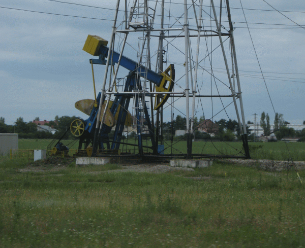 Preţul petrolului, în cel mai important declin săptămânal din ultimele şase luni