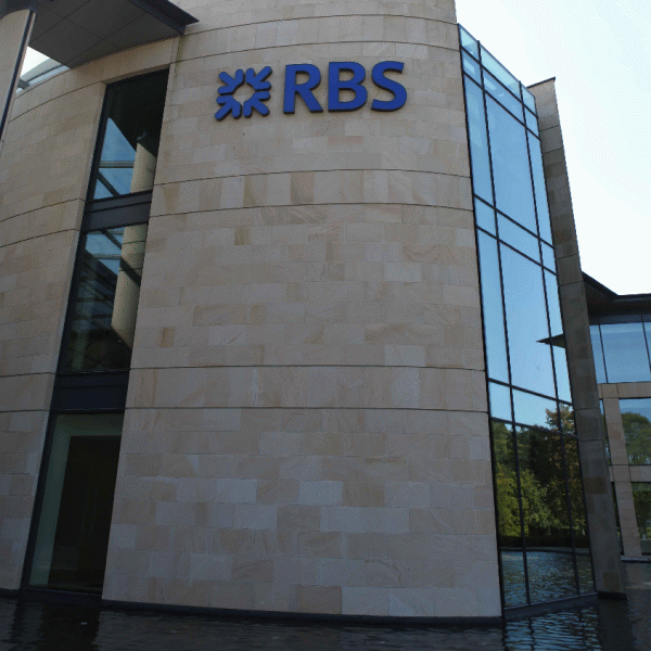 Anchetă la RBS pentru erori de sistem