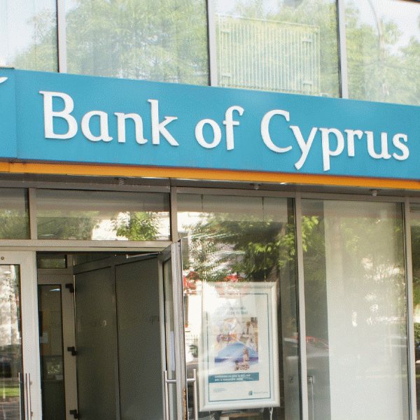 Anchetă privind achiziţia "Uniastrum" de către "Bank of Cyprus" 