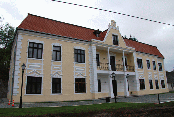 Clădirea vechii primării, restaurată