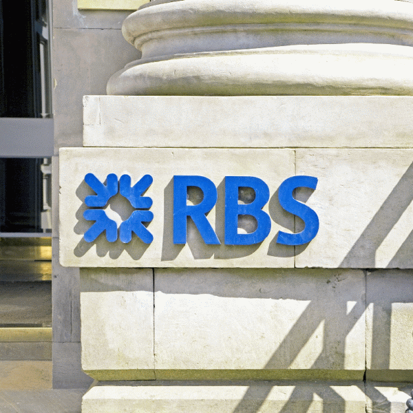 Profitul operaţional al RBS a scăzut cu 29% în primul trimestru din 2013, la 829 milioane lire sterline.